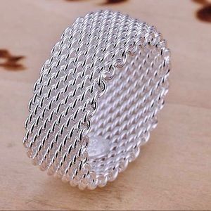 Gorgeous .925 Silver Net Ring. 8